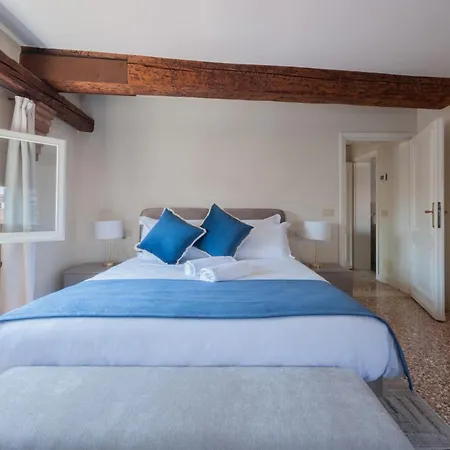 Cera Fenice Opera House Apartment